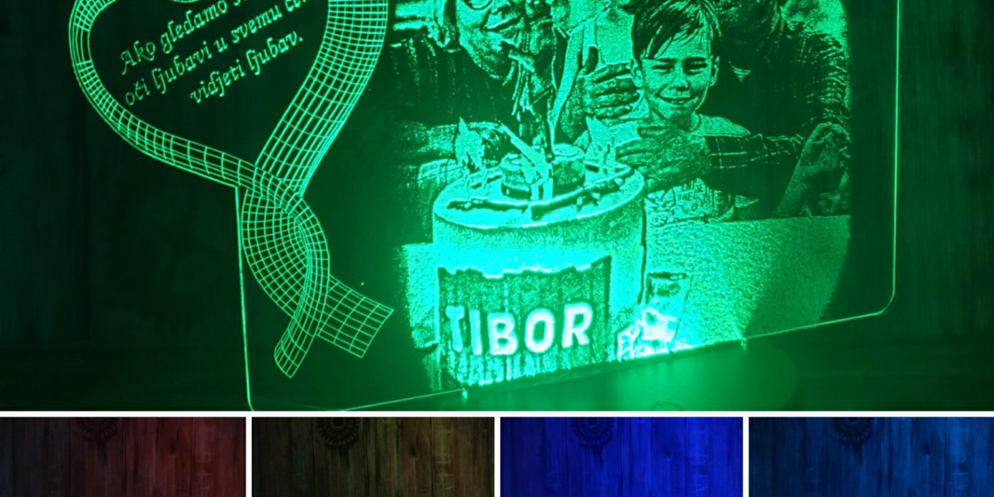 Obiteljska fotografija na akrilnoj lampi