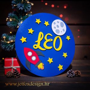 Personalizirana dekoracija za dječju sobu s imenom i motivom svemira – tražiš li poklon koji potiče maštu i miran san?
