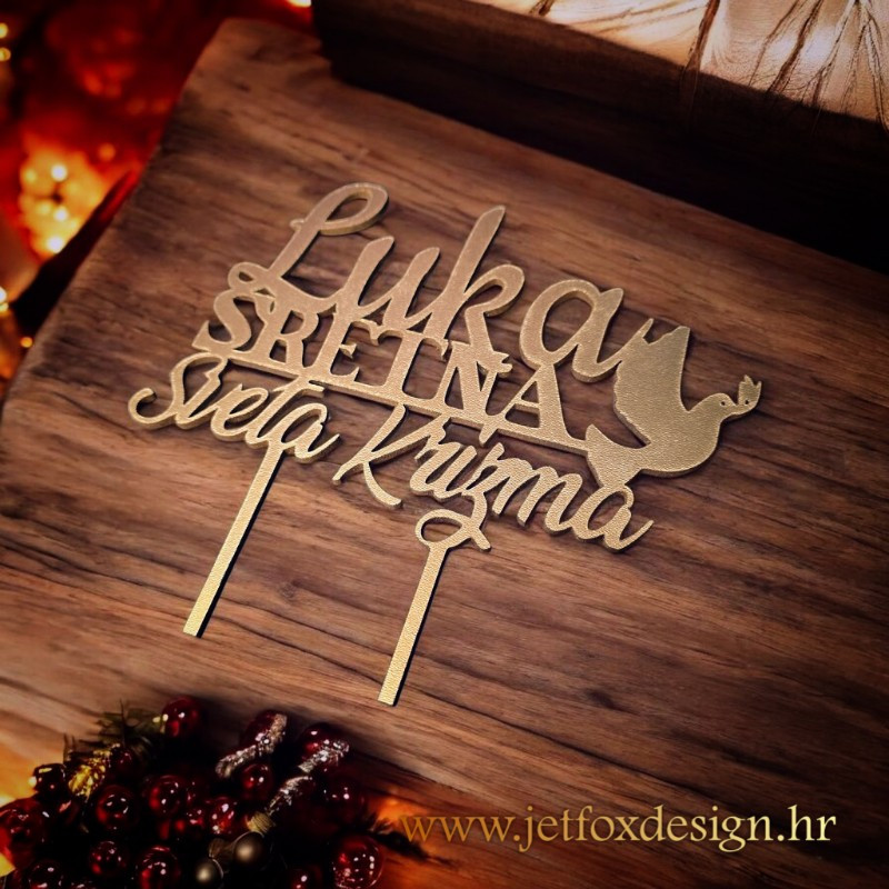 Elegantni topper za svetu krizmu s laserski rezanim imenom i simbolom golubice – duhovna dekoracija za posebnu prigodu.