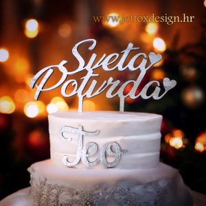 Bočni toper za krizmu s dva srca i imenom po želji – kako tortu za Svetu potvrdu učiniti posebnom i elegantnom?