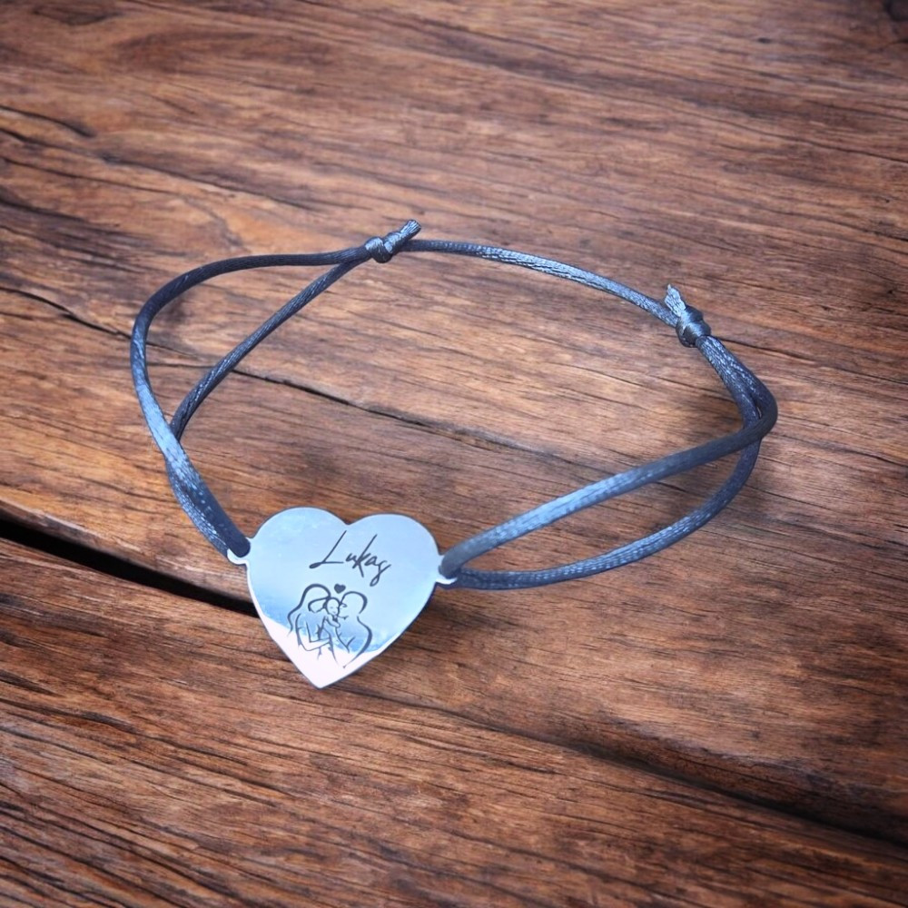 Satenska narukvica s graviranim srcem od nehrđajućeg čelika – moguće dodati fotografiju i poruku.