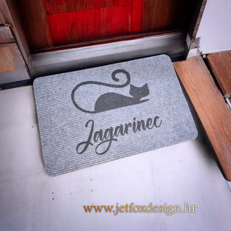 Personalizirani otirač s motivom mačke i prezimenom