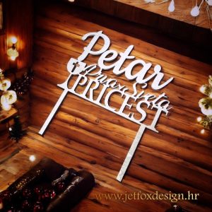 Topper za tortu Sretna prva pričest s motivom kaleža i imenom djeteta po želji – tražite li elegantan ukras za tortu za Prvu pričest?