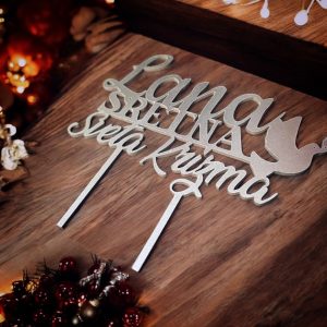 Personalizirani topper s golubicom i imenom za svetu krizmu, idealan za svečanu tortu.