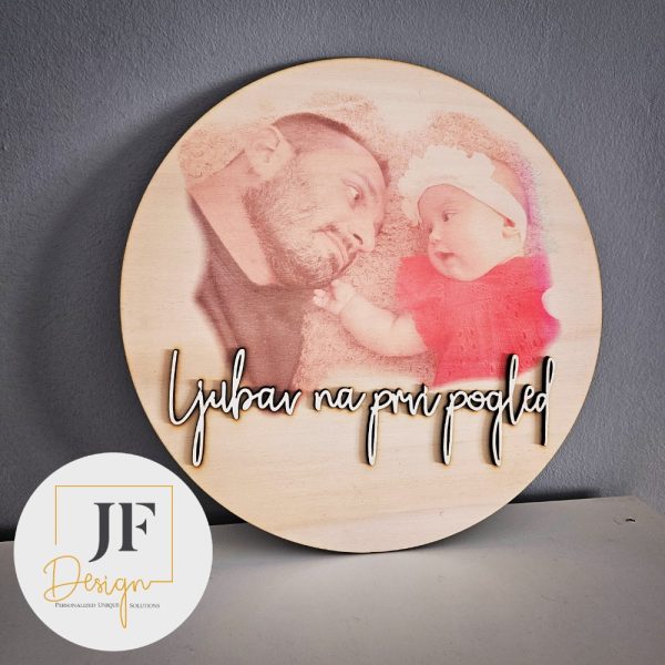dekoracija sa fotografijom tate i bebe