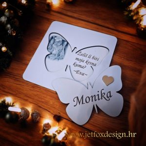 Personalizirana čestitka s leptirima i imenom, savršen način za postaviti pitanje za kumstvo.