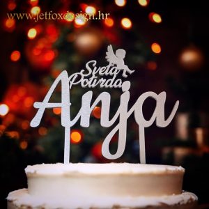 Dekoracija za krizmenu tortu s anđeoskim motivom i tekstom, s mogućnošću izbora imena.