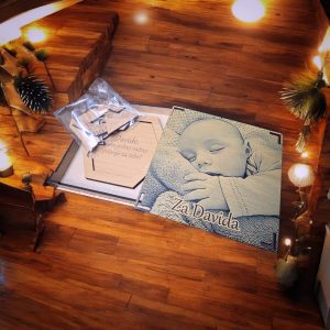 Puzzle s motivom i skrivenim tekstom “Želiš li biti moja vjenčana kuma?”, idealan poklon za posebnu osobu.