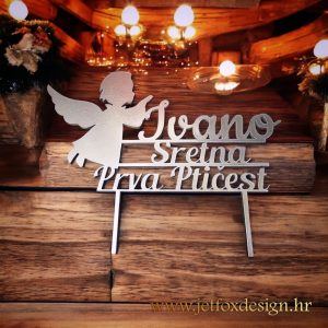 Topper za tortu Sretna prva pričest s anđelom i imenom po želji – tražite li nježan i simboličan ukras za pričesnu tortu?