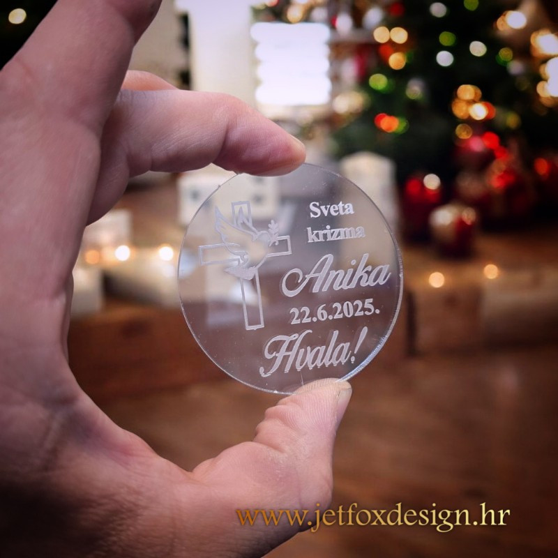 Elegantna akrilna zahvalnica s personaliziranim tekstom i imenom, savršena uspomena za goste na svečanim prigodama.