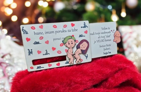 Božićni pokloni umotani u ukrasni papir, idealni za kupovinu u posljednji trenutak