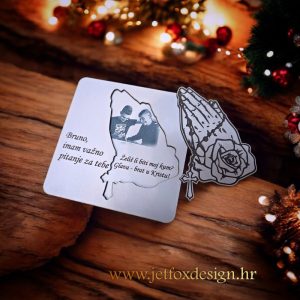 Elegantna čestitka s pitanjem za kumstvo, prilagođena za krštenje i svetu potvrdu.