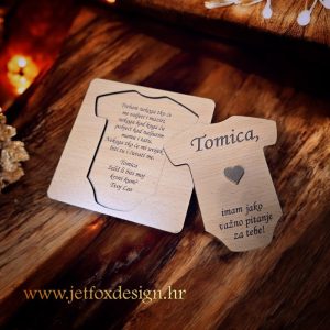 Dječji bodi s personaliziranim tekstom “Hoćeš li biti moj kum?” – poseban način za postaviti važno pitanje.