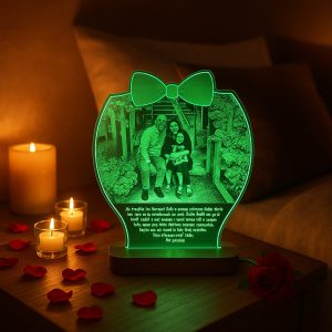 Akrilna personalizirana lampa s obiteljskom fotografijom i posvetom, savršen poklon za Dan očeva.
