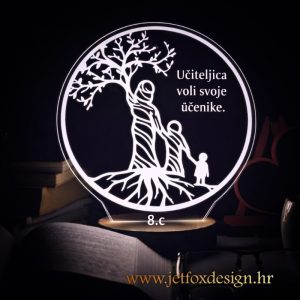 Personalizirana akrilna lampa Drvo života s toplim svjetlom i tekstom za učiteljicu – što pokloniti učiteljici da ostane zauvijek zapamćeno?