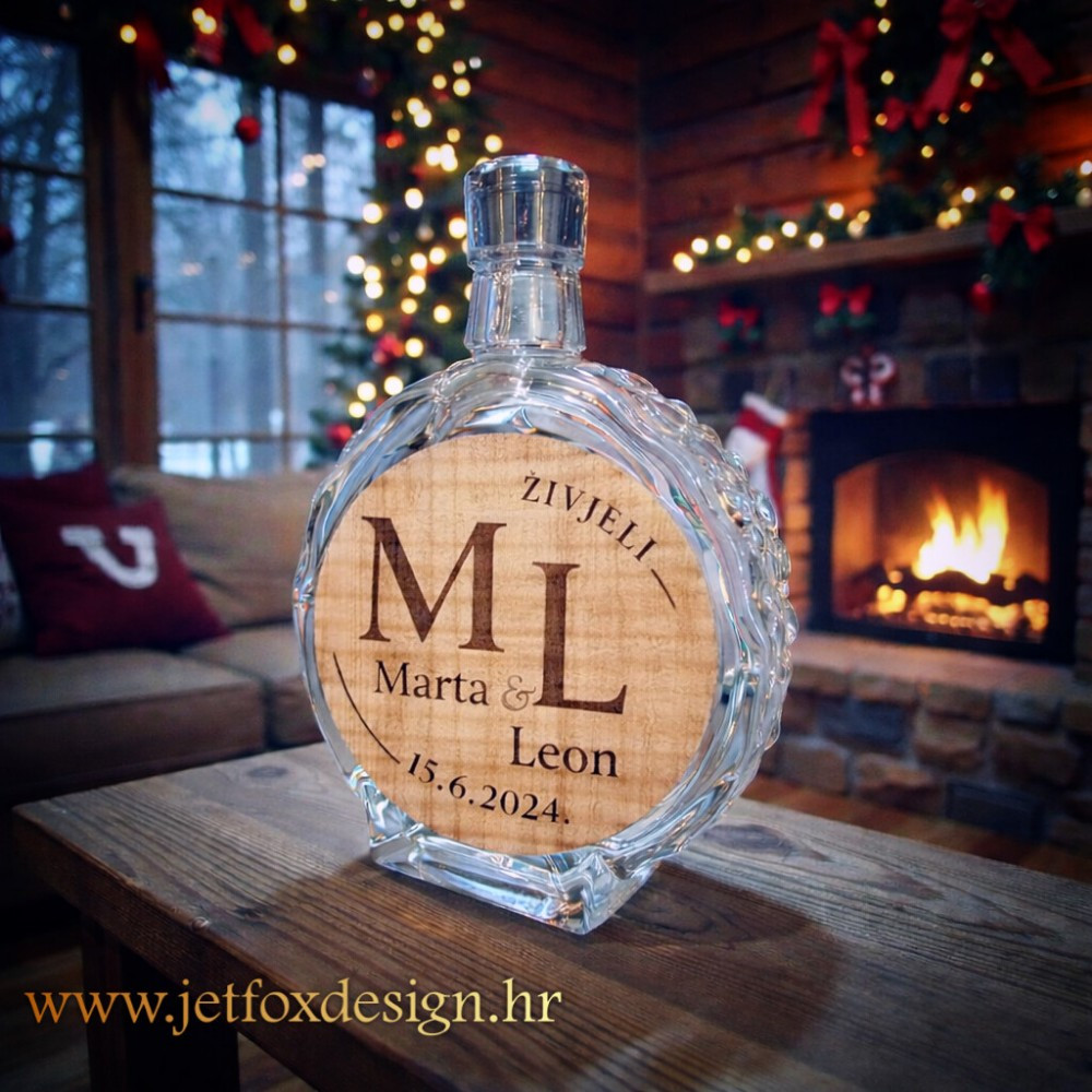 Unikatna čuturica s inicijalima mladenaca, imenima i datumom, personalizirani poklon – što pokloniti za vjenčanje ili godišnjicu braka