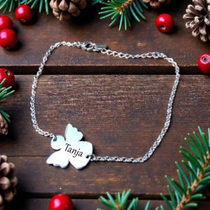Čelična narukvica s privjeskom anđela i personaliziranim imenom, emotivan i elegantan poklon.