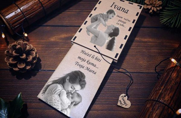čestitka s fotografijama bebe i kume