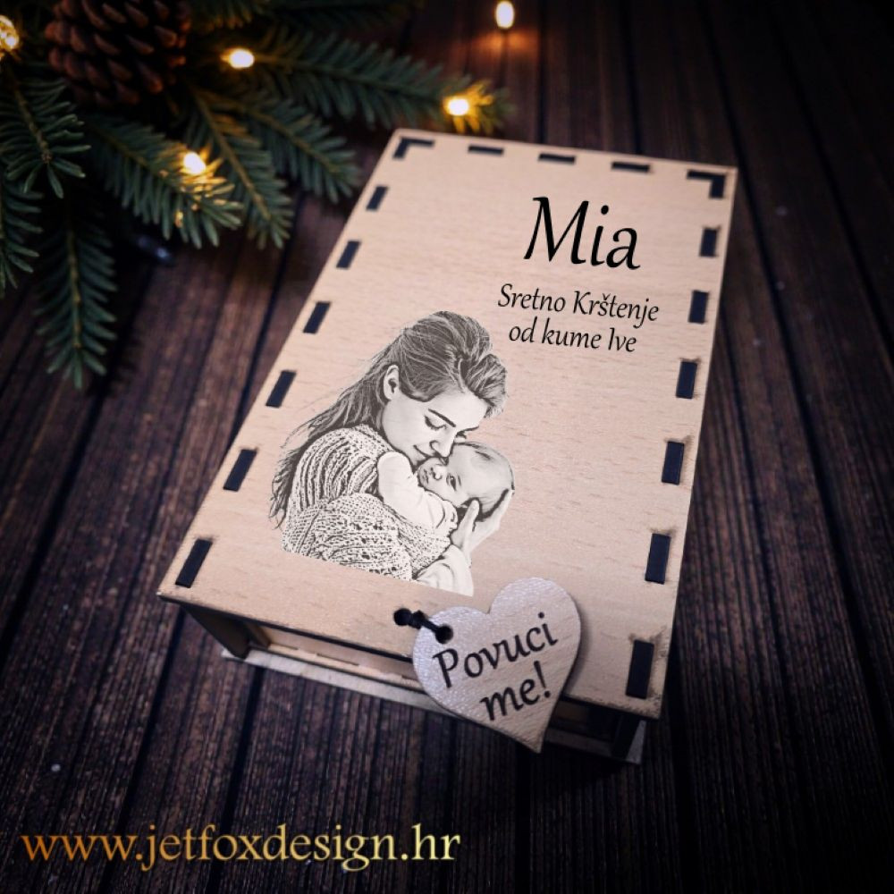 Što pokloniti za rođenje djeteta – personalizirana drvena kutijica s fotografijom i tekstom