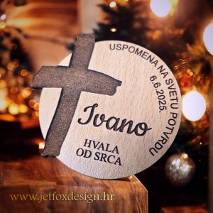 Personalizirana okrugla zahvalnica s križem i zahvalom – tražite li trajnu uspomenu za goste?