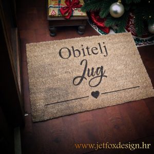 Personalizirani otirač po narudžbi s imenima članova obitelji i originalnim dizajnom. Tražite jedinstveni otirač za svoju obitelj?