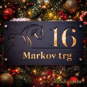 Što pokloniti za useljenje – personalizirani kućni broj s motivom konja, brojem 16 i nazivom ulice Markov trg