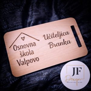 Personalizirana daska za posluživanje kao poklon učiteljici – kako zahvaliti učiteljici na poseban i trajan način?