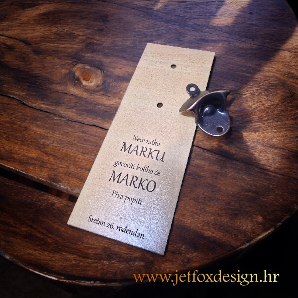 Personalizirani zidni otvarač za pivo s fotografijom, imenom i posvetom – originalan rođendanski poklon za ljubitelje piva.