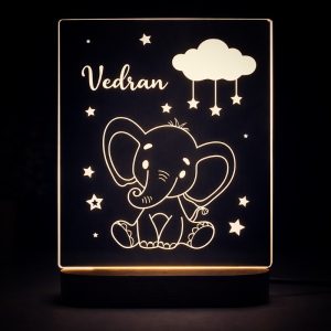3D lampa sa slonićem, imenom i posvetom – tražiš li nježan i osoban poklon za dječju sobu?