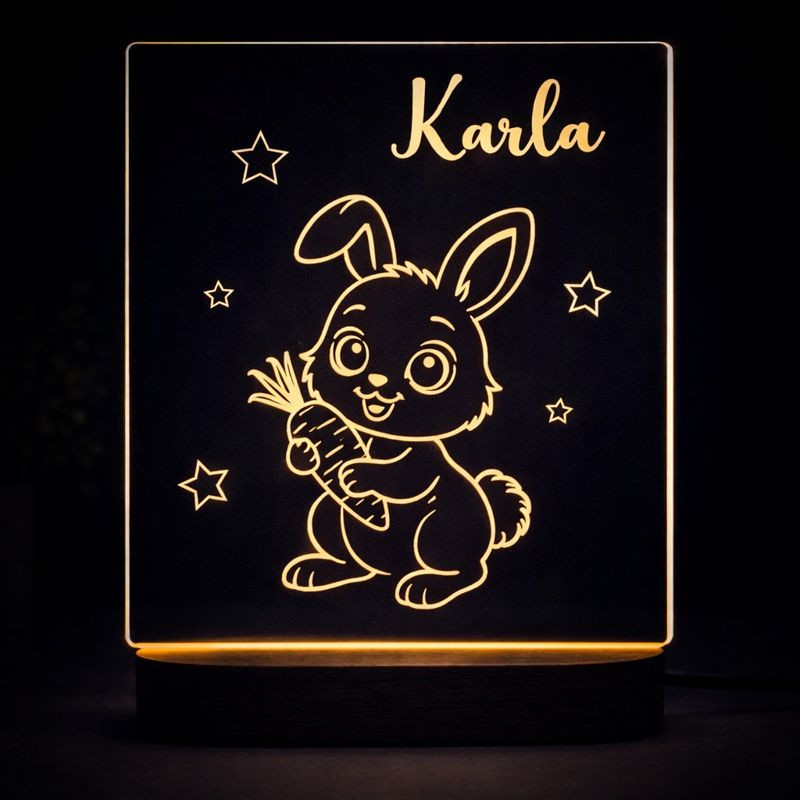 Dječja lampa zeko s mrkvom i imenom po želji – tražiš li personalizirani poklon za dječju sobu koji stvara toplinu?