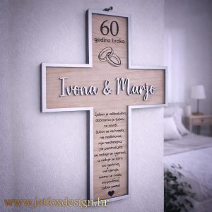 Drvena dekoracija u obliku križa s posvetom za godišnjicu braka – tražiš li dostojanstven i trajan poklon s porukom?