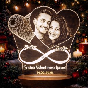 Akrilna lampa srce u simbolu beskonačnosti s fotografijom para – što pokloniti kada želiš nešto stvarno posebno?