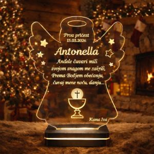 Drvena LED lampa anđeo s imenom, prikladna za prvu pričest i krštenje – želiš li dar koji ostaje trajna uspomena?
