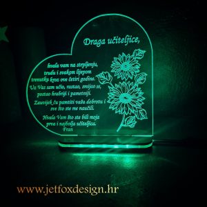 Personalizirana LED lampa s 3D efektom, posvetom za učiteljicu i motivom suncokreta, prekrasan poklon za kraj školske godine.