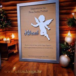 Okvir uspomena za svetu pričest s motivom anđela i imenom pričesnika – tražite li poseban poklon za prvu pričest?