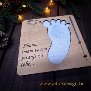 Čestitka s efektom sagorijevanja u obliku stopala – želiš li stvoriti wow efekt pri pitanju Hoćeš li biti moja kuma?