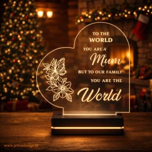 Ambijentalna LED lampa za mamu s emotivnom porukom i motivom cvijeta i leptira – tražiš li poseban poklon za Majčin dan?