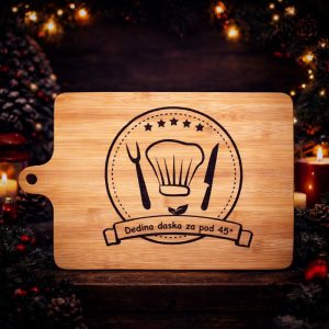 Personalizirana daska za dedu s natpisom Dedina daska za pod 45° – tražite duhovit poklon za djeda koji voli meso i roštilj?