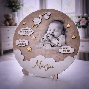 Personalizirana drvena uspomena na rođenje bebe s fotografijom i podacima o rođenju – tražite poseban poklon za novorođenče?