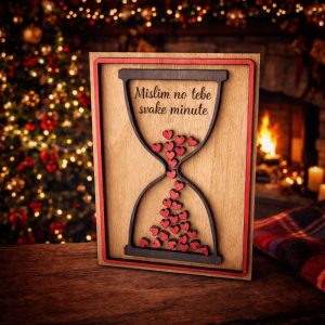 Romantični drveni poklon s pješčanim satom i srcima – želite partneru pokazati da mislite na njega svake minute?