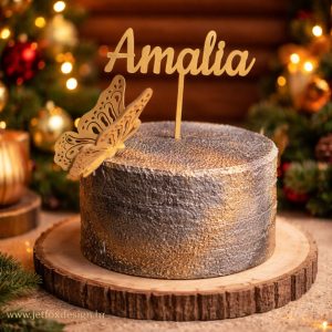 Topper s imenom i 3D leptirom na vrhu torte – tražite li elegantnu i otmjenu dekoraciju s posebnim detaljem?