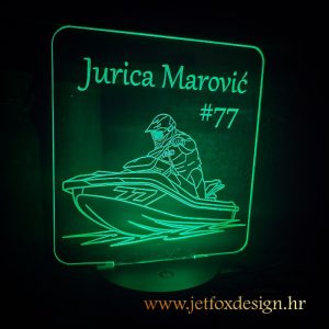 Što pokloniti vozaču vodenog skutera? 3D LED lampa s motivom jet skija, vozačem, imenom i startnim brojem po želji.