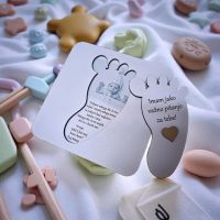 Ako ne znaš kako pitati kumove – ova personalizirana drvena pitalica je savršen način da to učiniš iskreno i toplo.