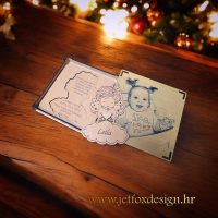 Ručno izrađena pitalica za pitanje kumstva s ugraviranim detaljima i prostorom za ime djeteta.