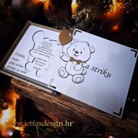 Personalizirana drvena kutijica s nježnim pitanjem za kumu, uz mogućnost dodavanja imena i posvete.