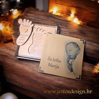 Drvena pitalica za kuma u obliku dječjeg stopala s fotografijom i personaliziranim tekstom. Koji je najbolji način da pitate kuma?