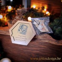 Personalizirana drvena pitalica za kumove s imenom djeteta i porukom iz srca, izrađena s pažnjom i emocijom.