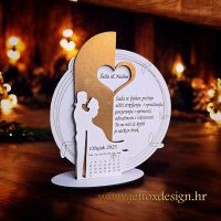 Dekorativni poklon za mladence s imenom, datumom i prilagođenim tekstom, savršena trajna uspomena na vjenčanje.